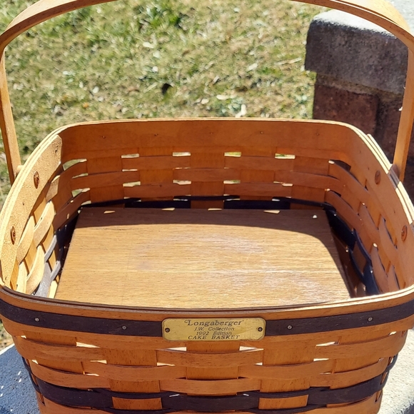 1992 Longaberger J.W. Cake Basket w/Riser - Picture 4 of 4